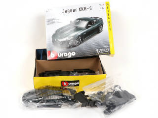 Lot 369 - DIVERS (4)