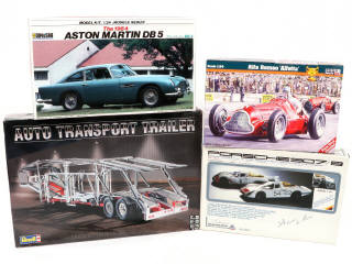 Lot 370 - DIVERS (4)