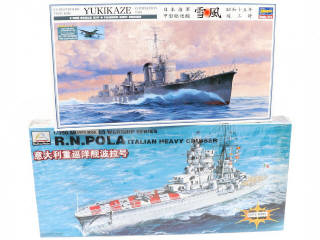 Lot 366 - DIVERS (2)