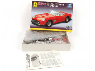 Lot 367 - DIVERS (4)