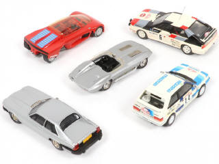 Lot 317 - DIVERS (5)