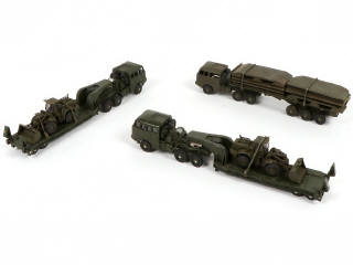 Lot 83 - DINKY TOYS (FRANCE) (3)