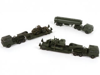 Lot 82 - DINKY TOYS (FRANCE) (3)
