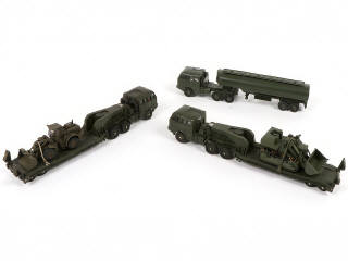 Lot 82 - DINKY TOYS (FRANCE) (3)