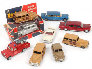 Lot 256 - DINKY TOYS (GB) (9)