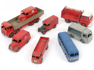Lot 255 - DINKY TOYS (GB) (8)
