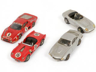 Lot 312 - DIVERS (4)