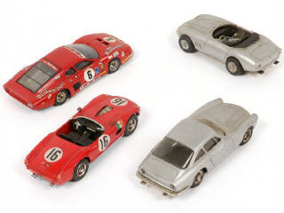 Lot 312 - DIVERS (4)