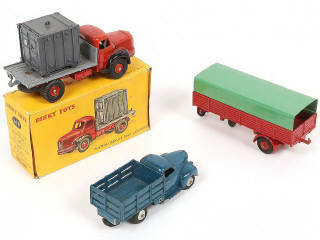 Lot 250 - DINKY TOYS (FRANCE) (3)