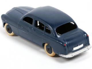 Lot 243 - DINKY TOYS (FRANCE) (1)