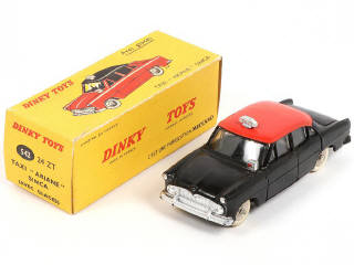 Lot 245 - DINKY TOYS (FRANCE) (1)