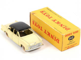 Lot 244 - DINKY TOYS (FRANCE) (1)
