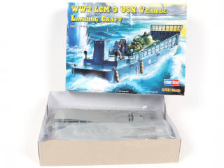 Lot 326 - HOBBY BOSS (CHINE) (5)