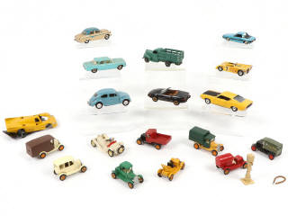 Lot 315 - DIVERS (19)