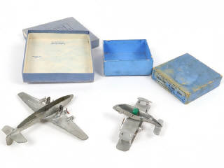 Lot 251 - DINKY TOYS (GB) (2)