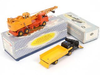 Lot 114 - DINKY TOYS (GB) (2)