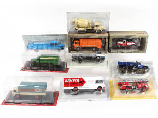 Lot 12 - DIVERS (10)