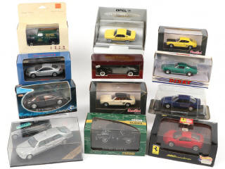 Lot 31 - DIVERS (12)