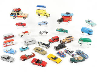 Lot 231 - DIVERS (30)