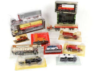 Lot 247 - DIVERS (13)