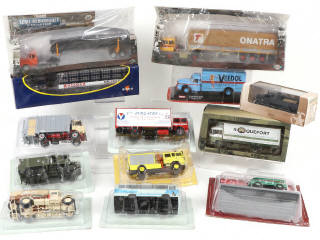 Lot 248 - DIVERS (13)