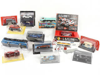 Lot 261 - DIVERS (13)