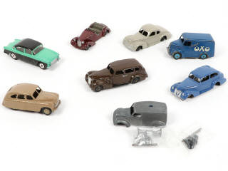 Lot 208 - DINKY TOYS (GB) (8)