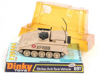 Lot 171 - DINKY TOYS (GB) (3)