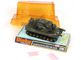 Lot 172 - DINKY TOYS (GB) (3)