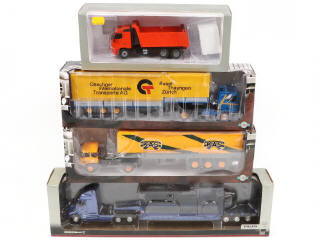 Lot 145 - DIVERS (4)