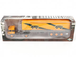 Lot 145 - DIVERS (4)