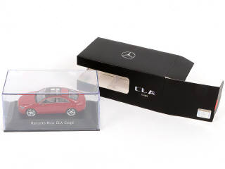 Lot 224 - DIVERS (3)