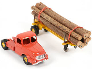 Lot 147 - DINKY TOYS (FRANCE) (1)