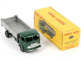 Lot 142 - DINKY TOYS (FRANCE) (1)