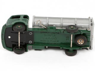 Lot 142 - DINKY TOYS (FRANCE) (1)