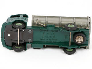 Lot 139 - DINKY TOYS (FRANCE) (1)