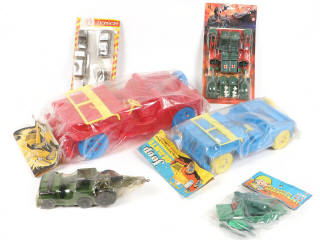 Lot 31 - DIVERS (6)