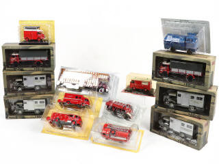 Lot 255 - DIVERS (14)