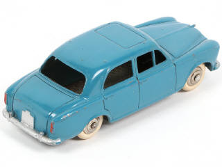 Lot 67 - DINKY TOYS (FRANCE) (1)