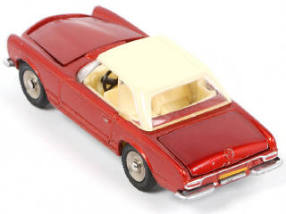 Lot 69 - DINKY TOYS (FRANCE) (1)