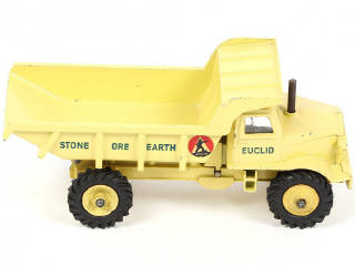 Lot 137 - DINKY TOYS (GB) (1)