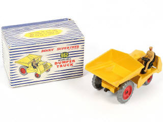 Lot 205 - DINKY TOYS (GB) (1)