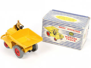 Lot 205 - DINKY TOYS (GB) (1)