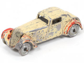 Lot 245 - DINKY TOYS (FRANCE) (1)