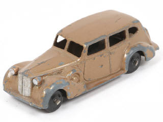 Lot 246 - DINKY TOYS (FRANCE) (1)