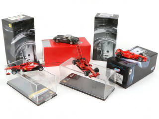 Lot 154 - DIVERS (4)