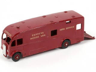 Lot 224 - DINKY TOYS (GB) (1)