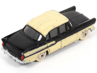 Lot 250 - DINKY TOYS (FRANCE) (1)