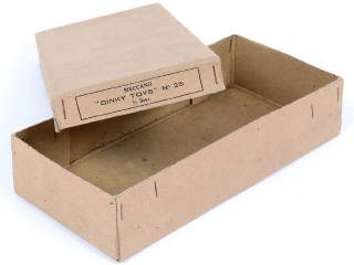 Lot 238 - DINKY TOYS (FRANCE) (1)