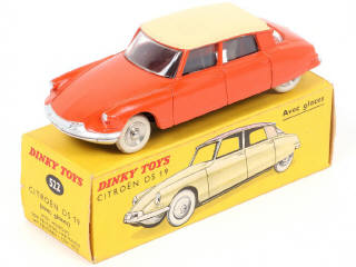 Lot 258 - DINKY TOYS (FRANCE) (1)